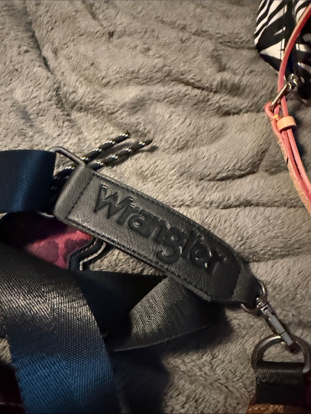 Wrangler Pink Leopard Print Tote with Embroidered Logo - Picture 4 of 6